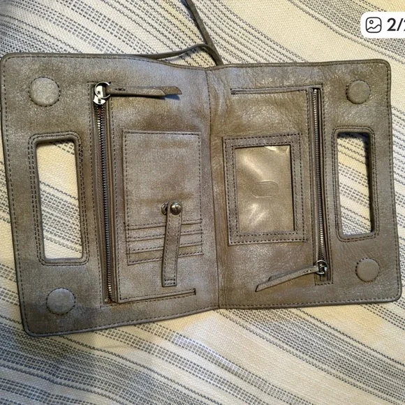 HOBO International Ace Clutch - Picture 2 of 3